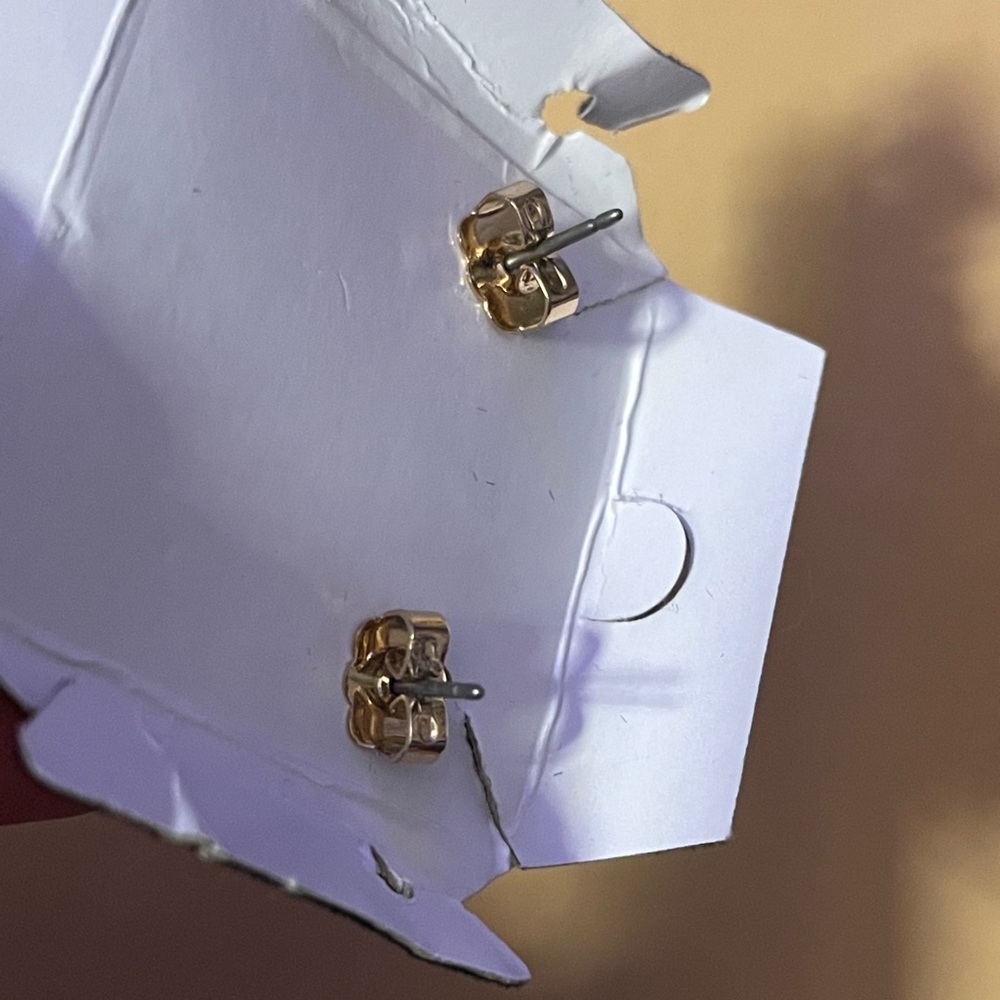 Avon earring - Picture 2 of 2